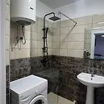 Curri In Twin Tower- Modern 4 People, 3 Min From The 아파트 *