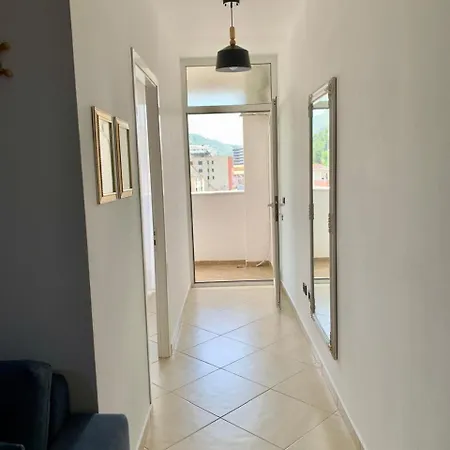 Curri In Twin Tower- Modern 4 People, 3 Min From The *