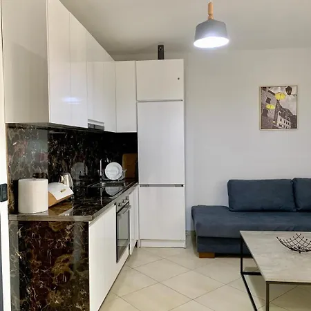 Curri In Twin Tower- Modern 4 People, 3 Min From The 아파트