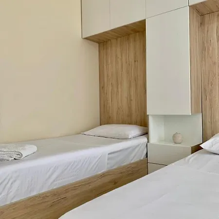 Lejlighed Curri In Twin Tower- Modern 4 People, 3 Min From The Shëngjin