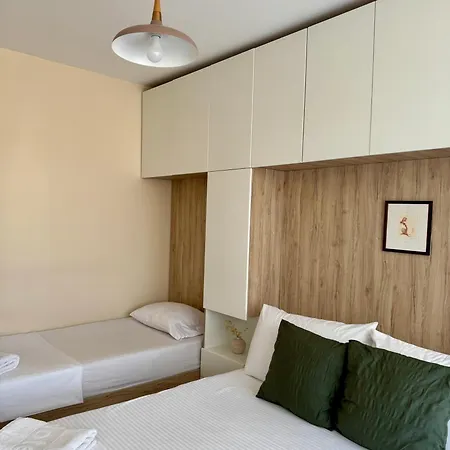 Curri In Twin Tower- Modern 4 People, 3 Min From The Shëngjin